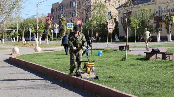 В Ахтубинске провели субботник в преддверии майских праздников