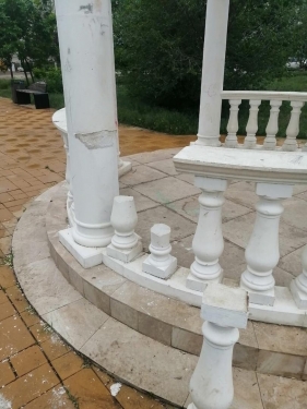 ​Вандалы разгромили ротонду в парке «Центральный» по ул. Чкалова