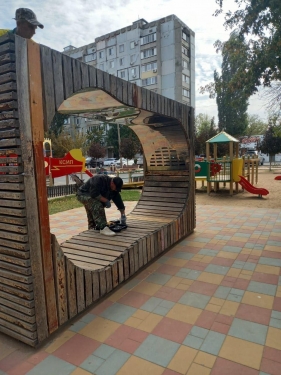 ​В Ахтубинске вновь повредили объект архитектуры