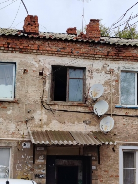 В доме №10 по улице Шубина произошло частичное обрушение дранки.