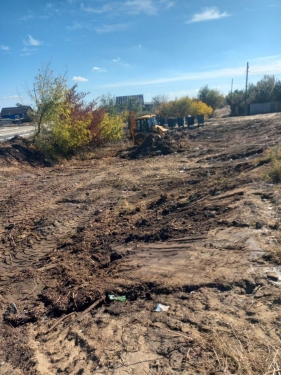 ​В Ахтубинске продолжаются работы по зачистке территорий от мусора