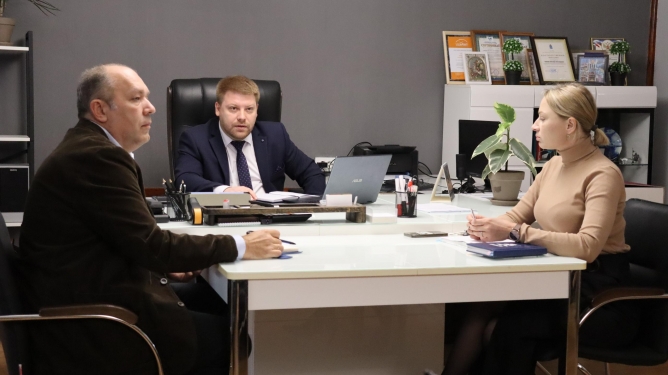 ​В администрации города состоялось совещание с руководителями отделов