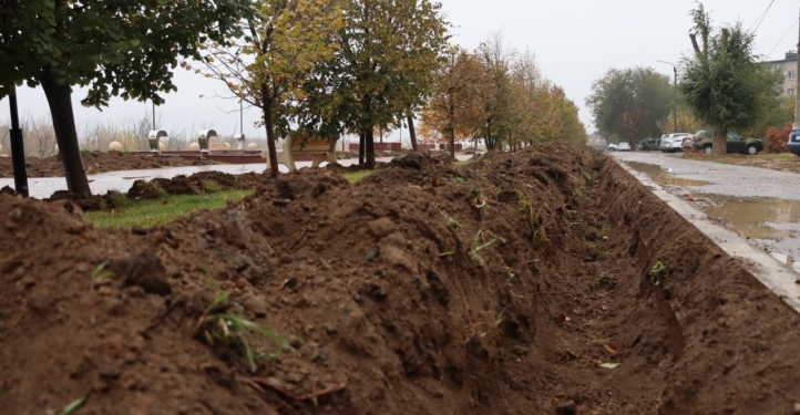 ​В Ахтубинске начались работы в сквере рядом с Крылом Икара