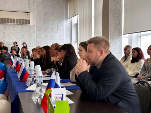 Глава города Александр Сиваков принял участие в моложеном форуме