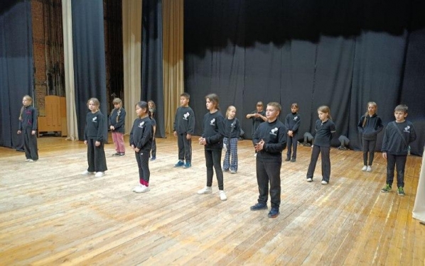 ​Образцовый драматический коллектив «Фаворит» готовится представить зрителям три постановки на открытом показе