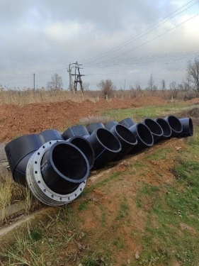 ​Подрядной организацией на объект производства работ (село Покровка) доставлены соединительные элементы.