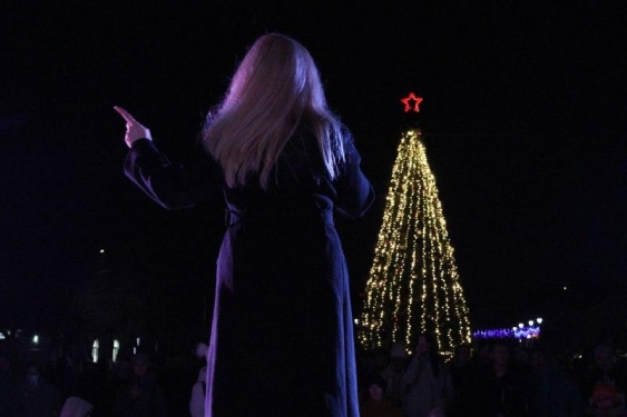 ​На площади имени Ленина состоялся праздничный концерт