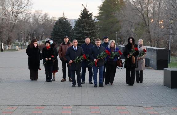В Ахтубинске почтили память земляков в День Героев Отечества