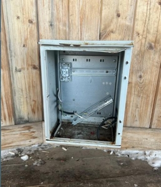 ​Что случилось с электрическими щитками в Летном парке?